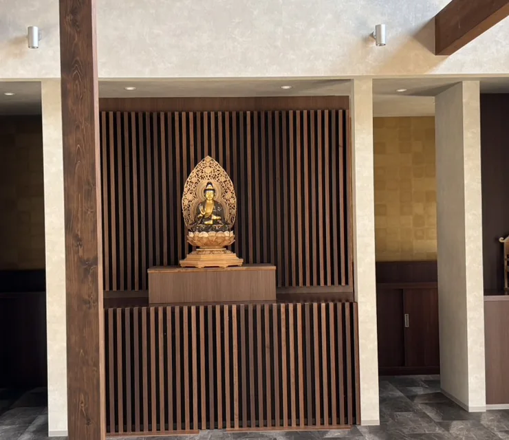 寺院ならではの本格祭壇