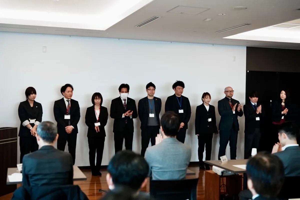 三原市スタートアップ創出シティカレッジ最終発表会に登壇した受講生一同