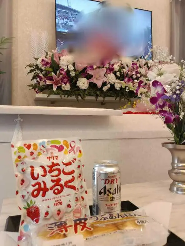 あんパンといちごみるく飴を祭壇に——東広島・家族葬の記録